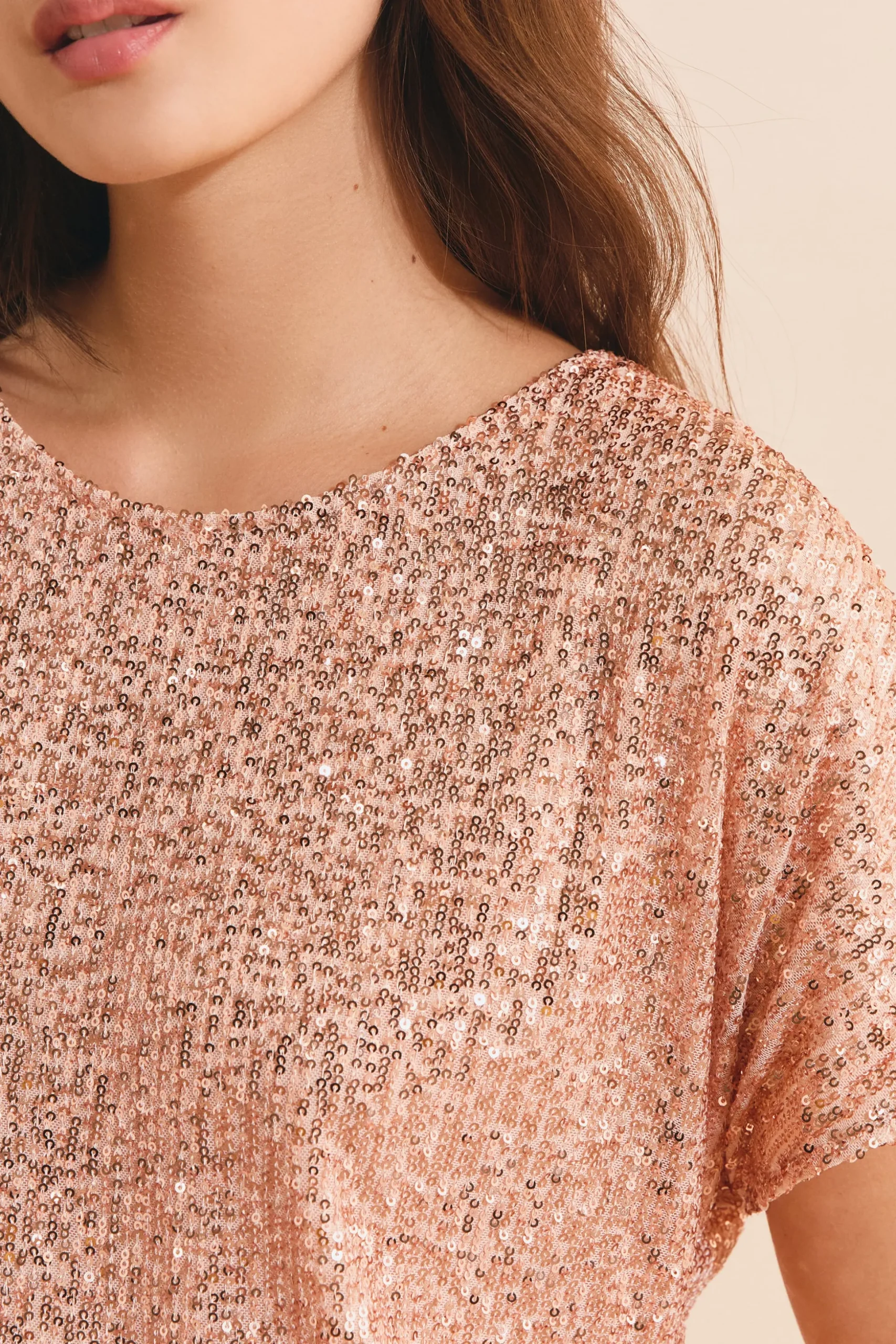 Robe courte à sequins