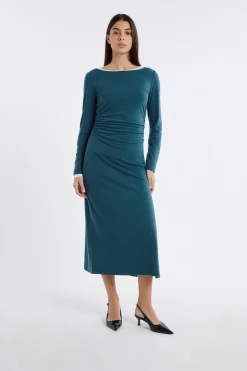Robe longue en maille drappée