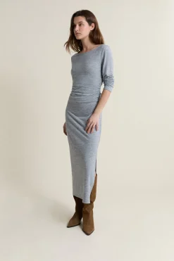 Robe longue en maille drappée