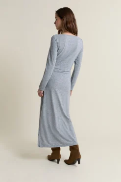 Robe longue en maille drappée