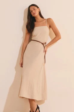 Robe longue à fines bretelles