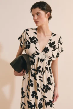 Robe longue à motifs avec décolleté V