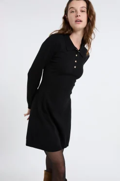 Robe manches longues avec boutons dorés