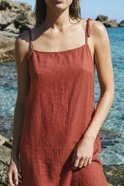 Robe à rayures et noeuds avec lin
