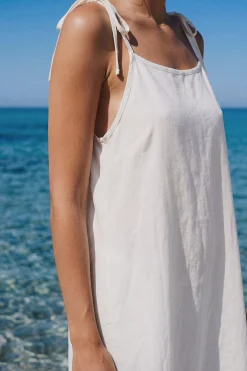 Robe à rayures et noeuds avec lin