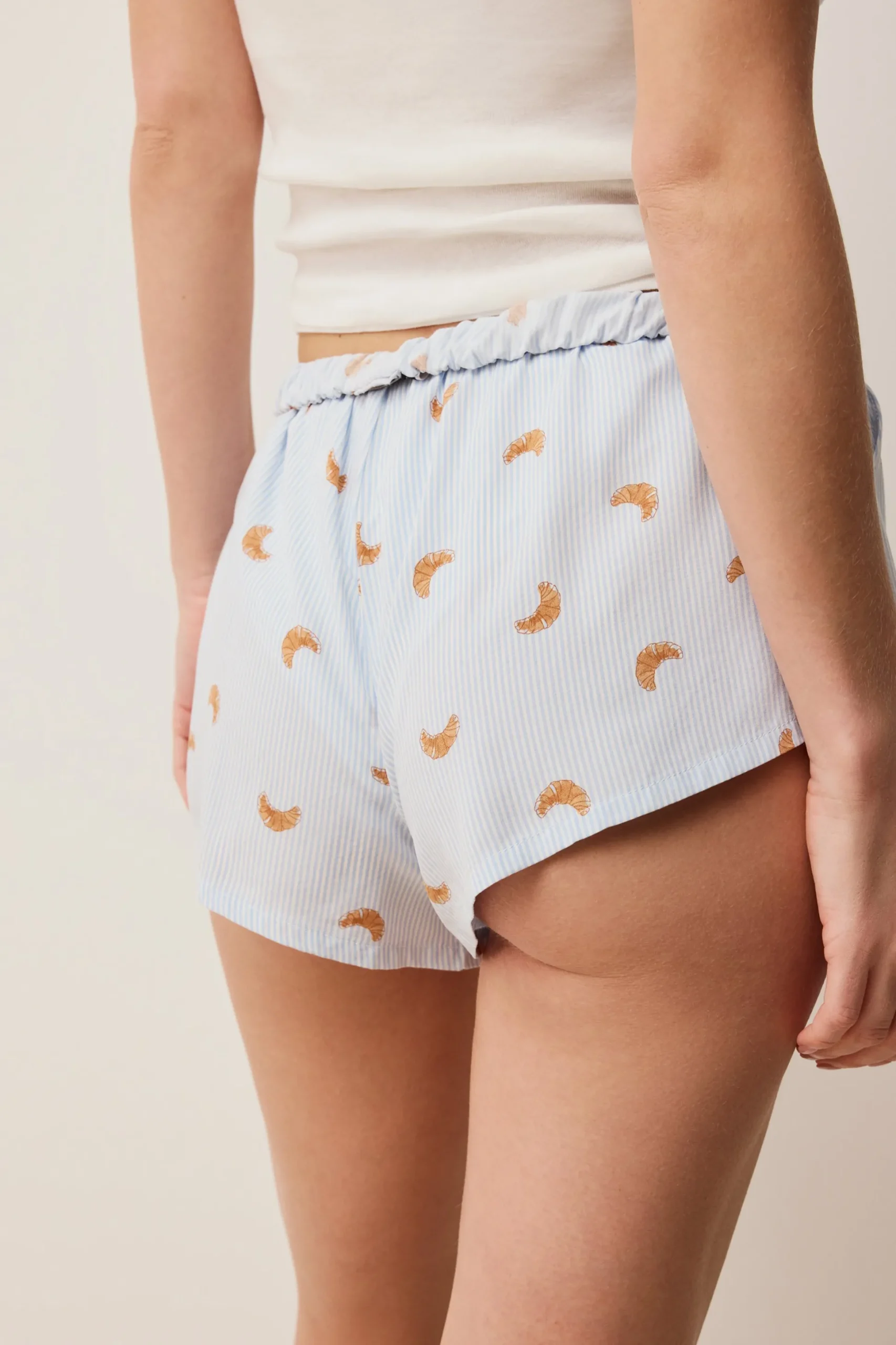 Short de pyjama à motifs croissants