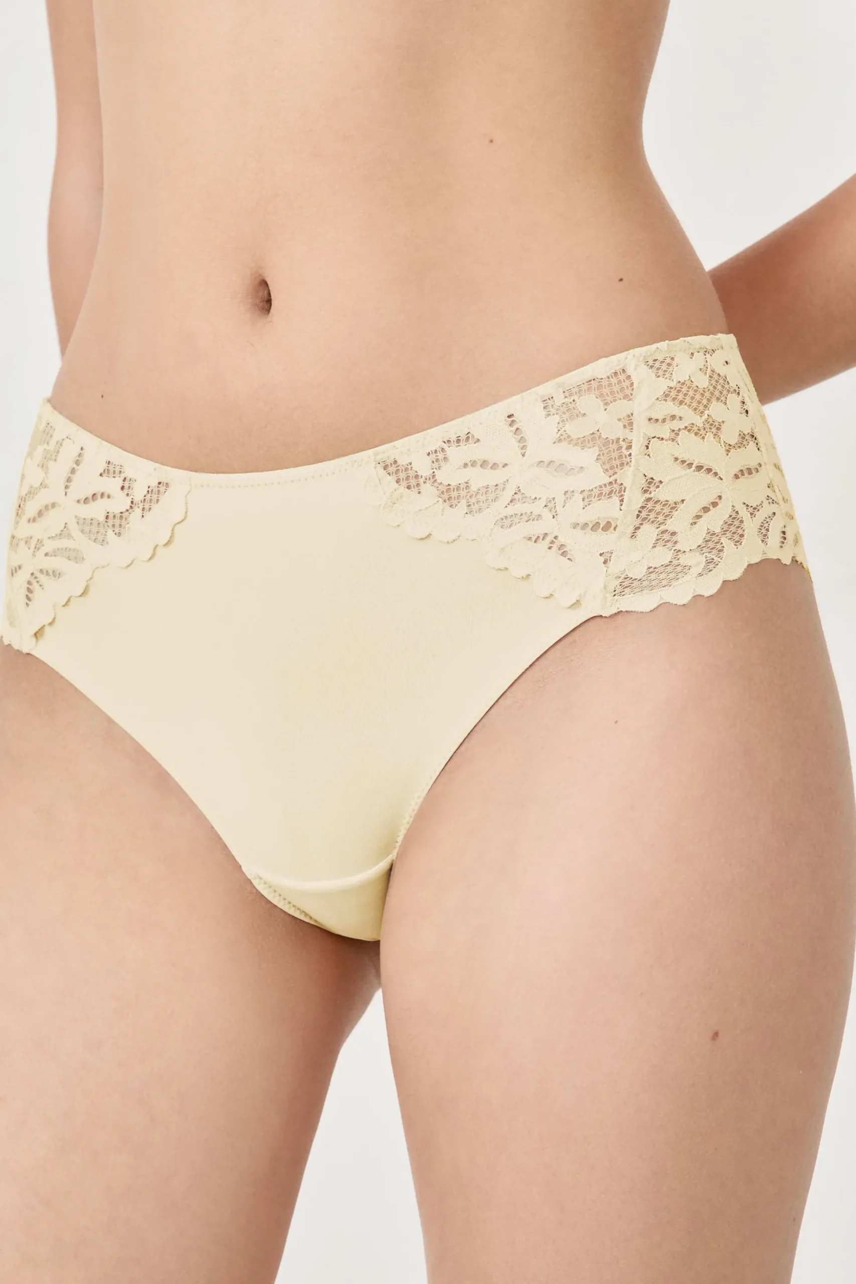 Shorty en dentelle