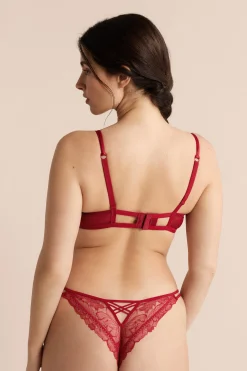 Soutien-gorge classique en dentelle et liens