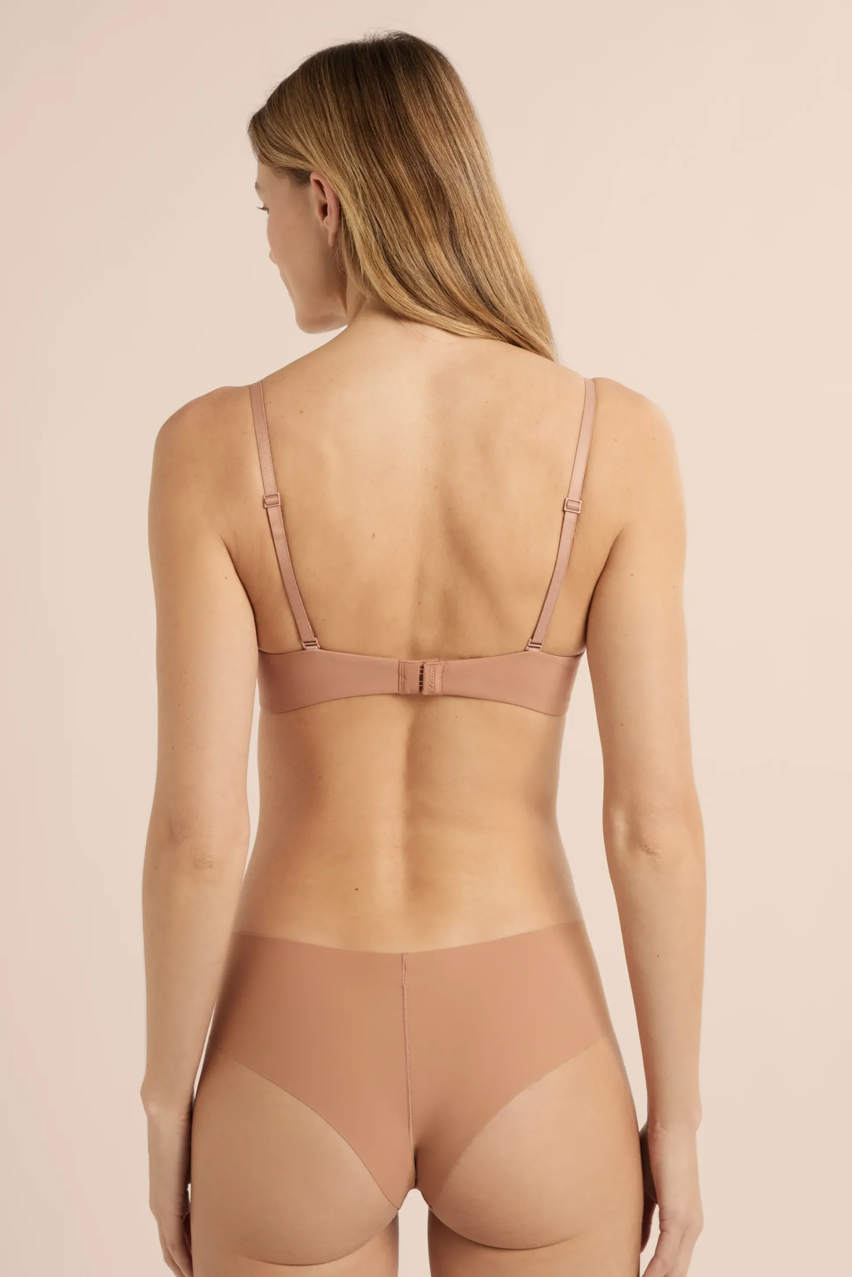 Soutien-gorge coques fines sans armatures en microfibre