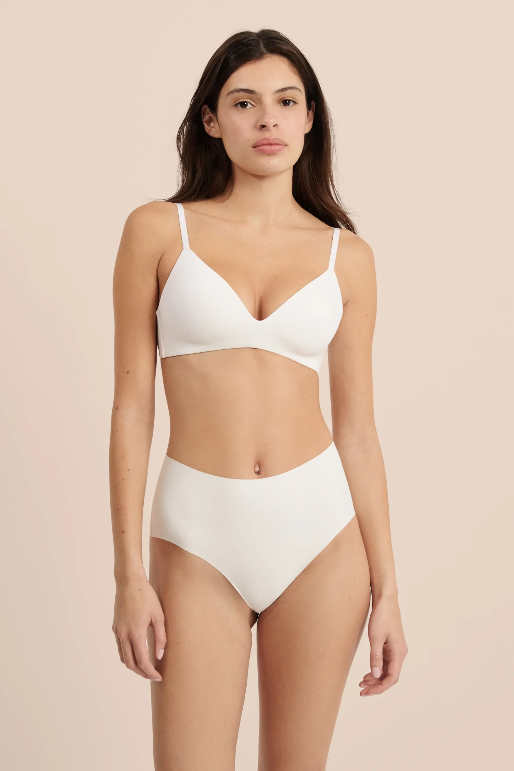 Soutien-gorge coques fines sans armatures en microfibre