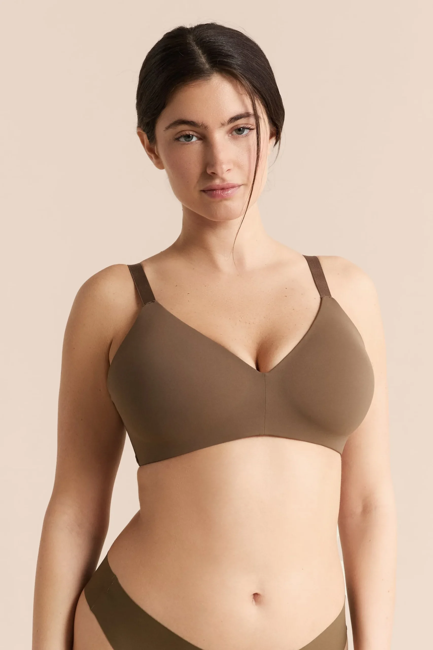 Soutien-gorge coques fines sans armatures en microfibre