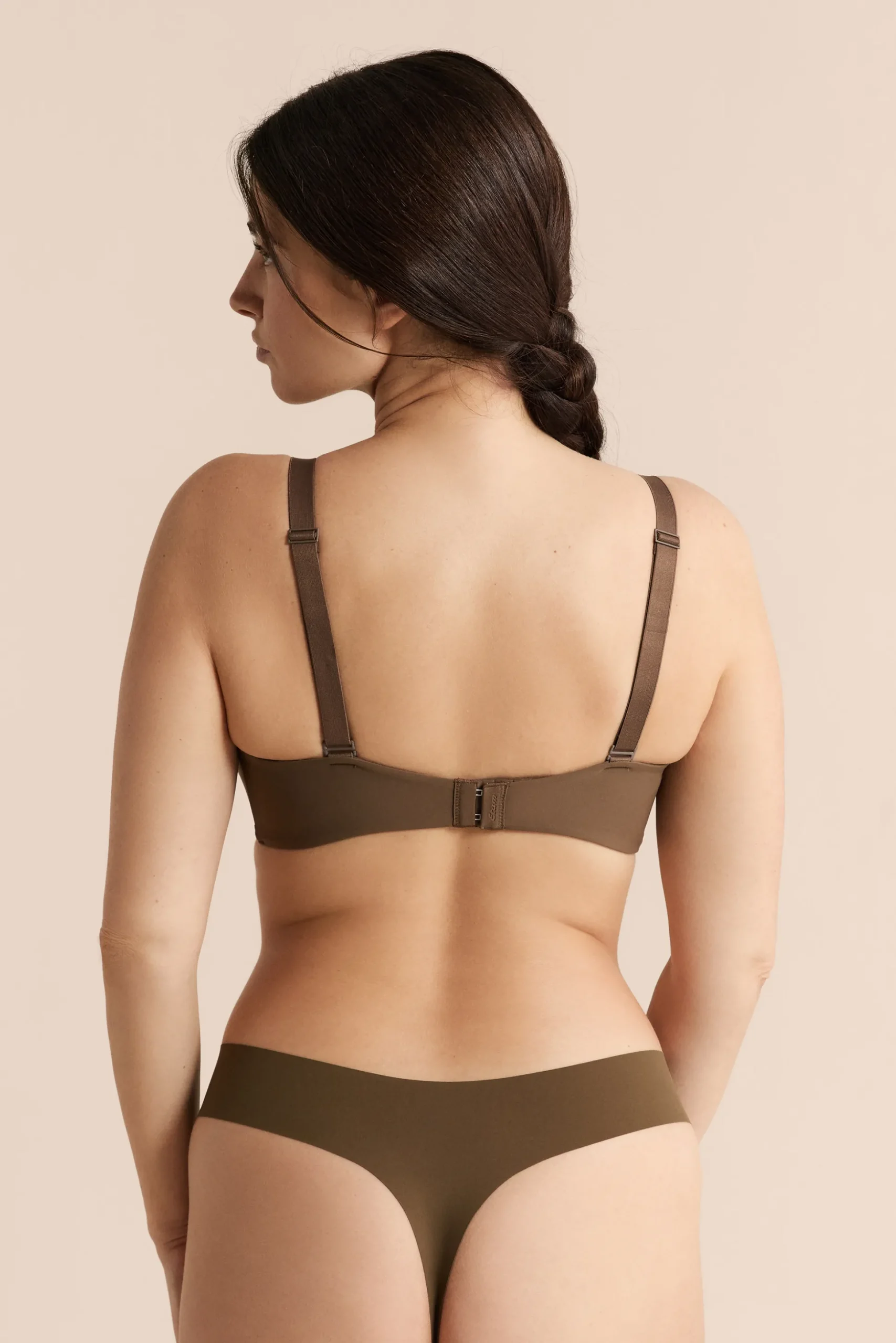 Soutien-gorge coques fines sans armatures en microfibre
