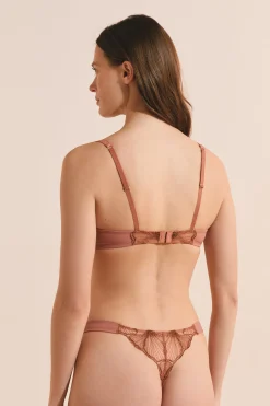 Soutien-gorge corbeille en broderie