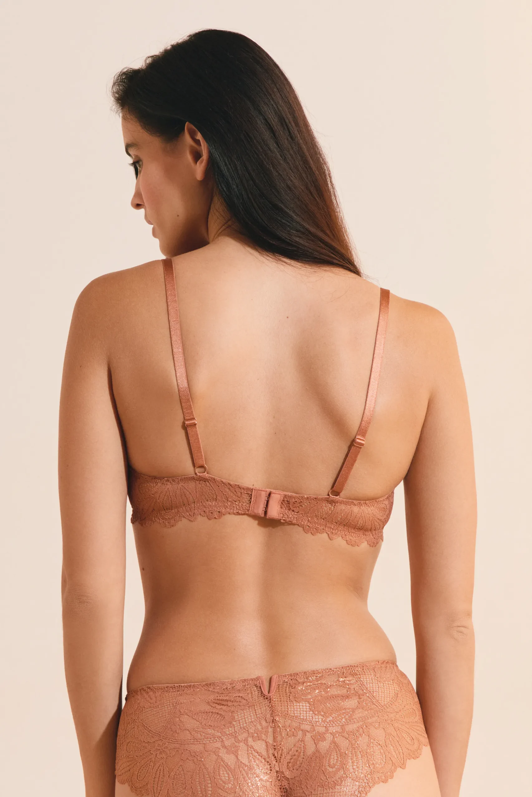 Soutien-gorge corbeille en dentelle