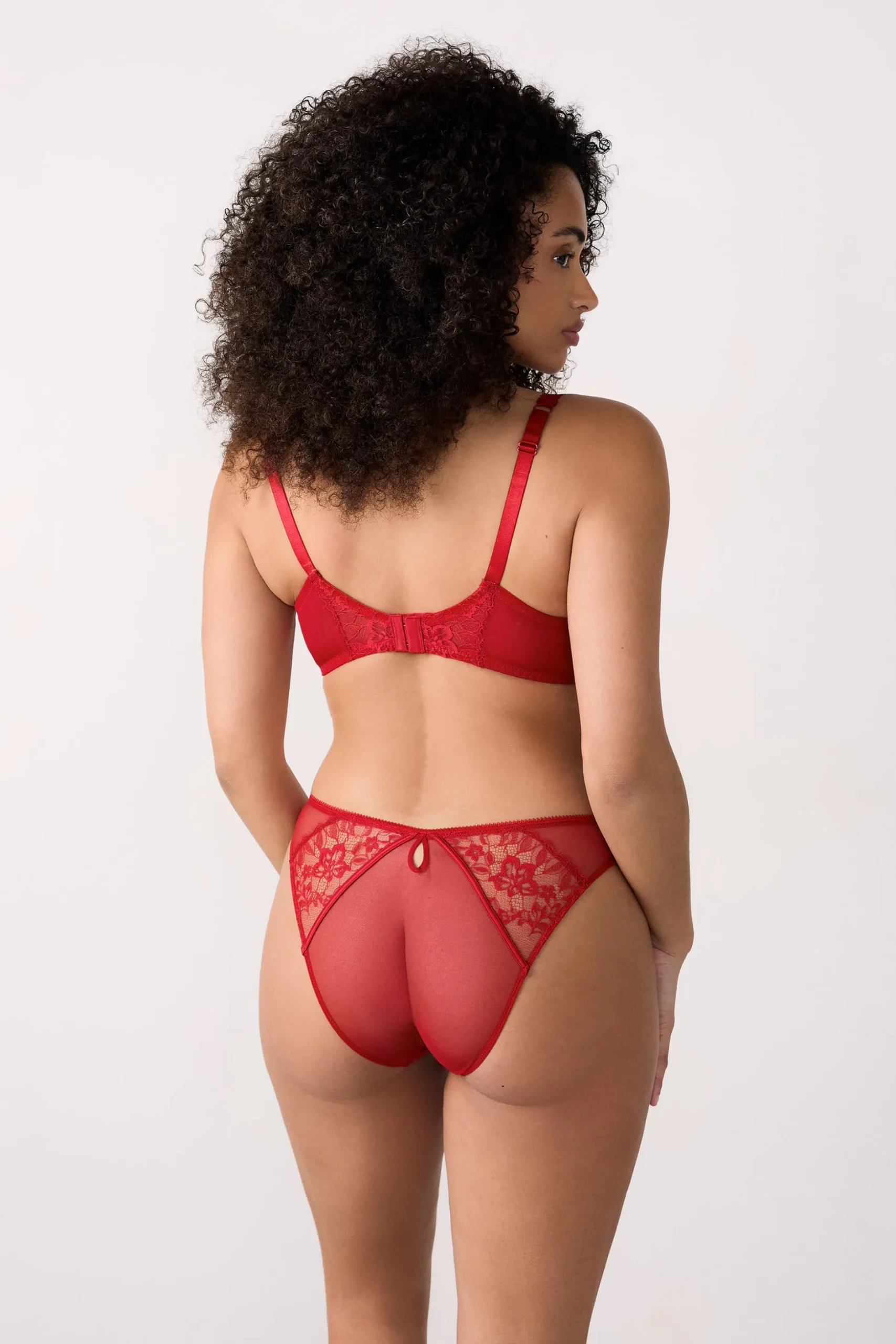 Soutien-gorge corbeille en satin et dentelle eyelash