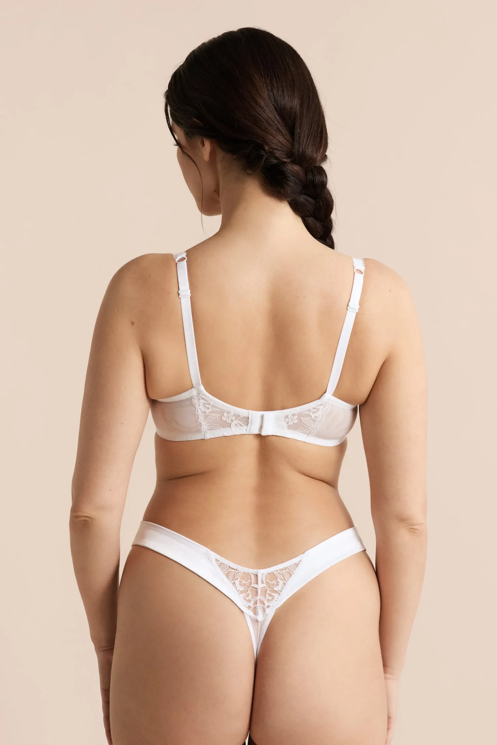 Soutien-gorge corbeille en satin et dentelle eyelash