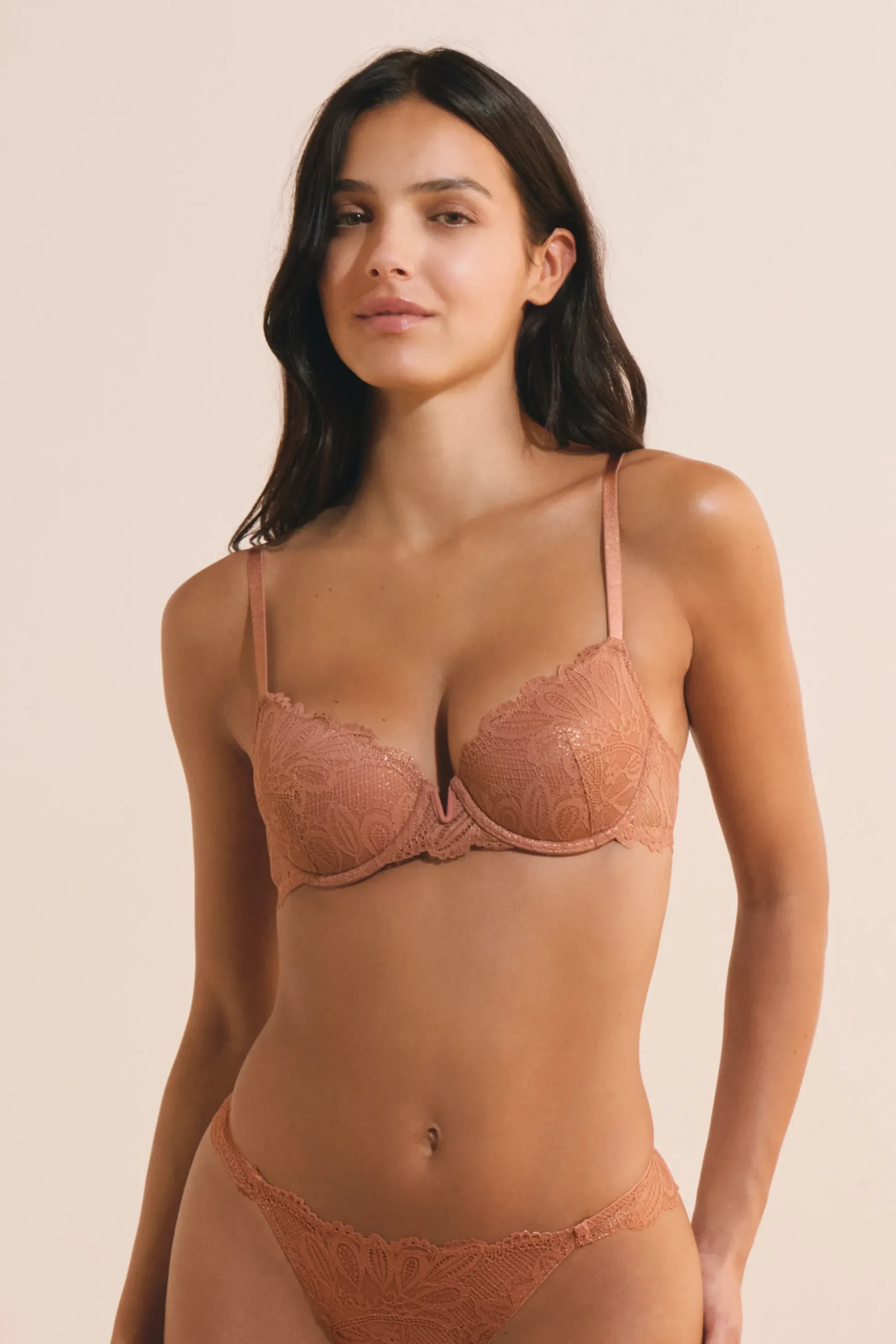 Soutien-gorge N.4 - Le coques fines en dentelle