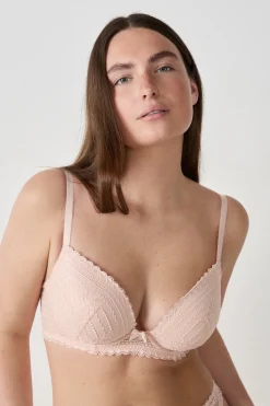 Soutien-gorge N.5 - Le coques fines plongeant sans armatures