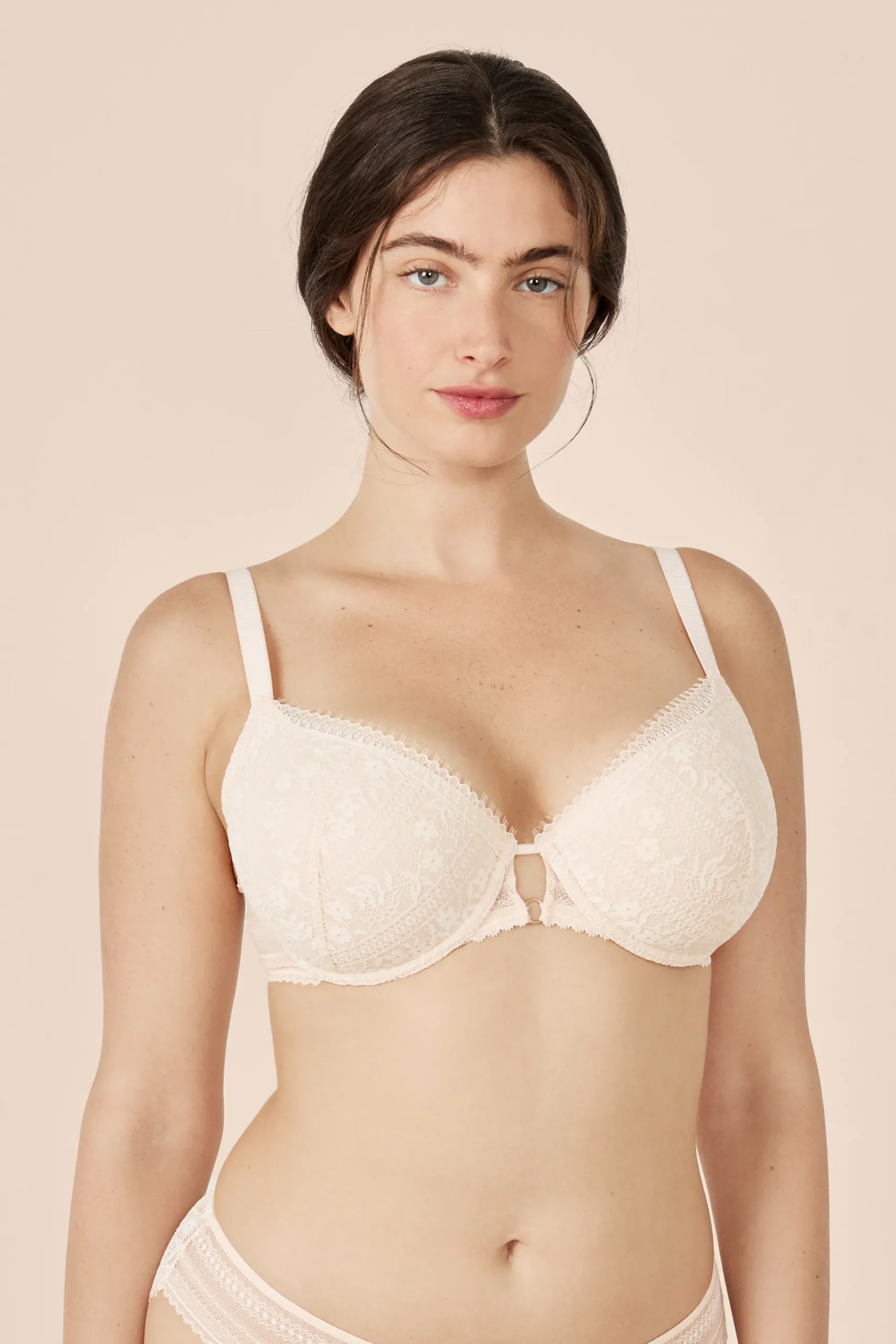 Soutien-gorge N.4 - Le coques fines en dentelle