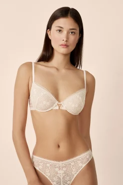 Soutien-gorge N.4 - Le coques fines en dentelle
