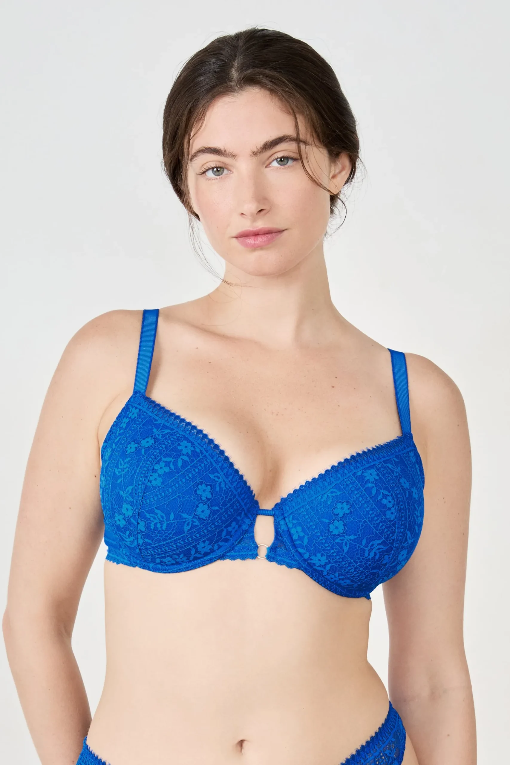 Soutien-gorge N.4 - Le coques fines en dentelle