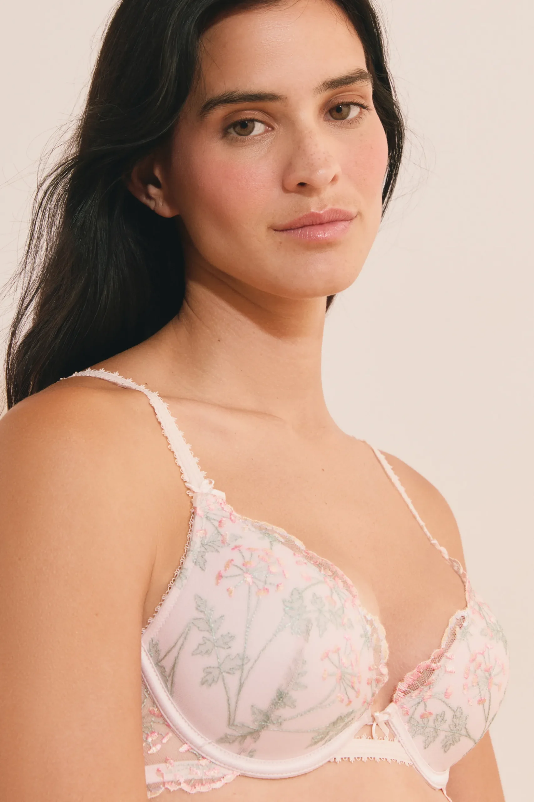 Soutien-gorge N.2 - Le push-up plongeant en broderie