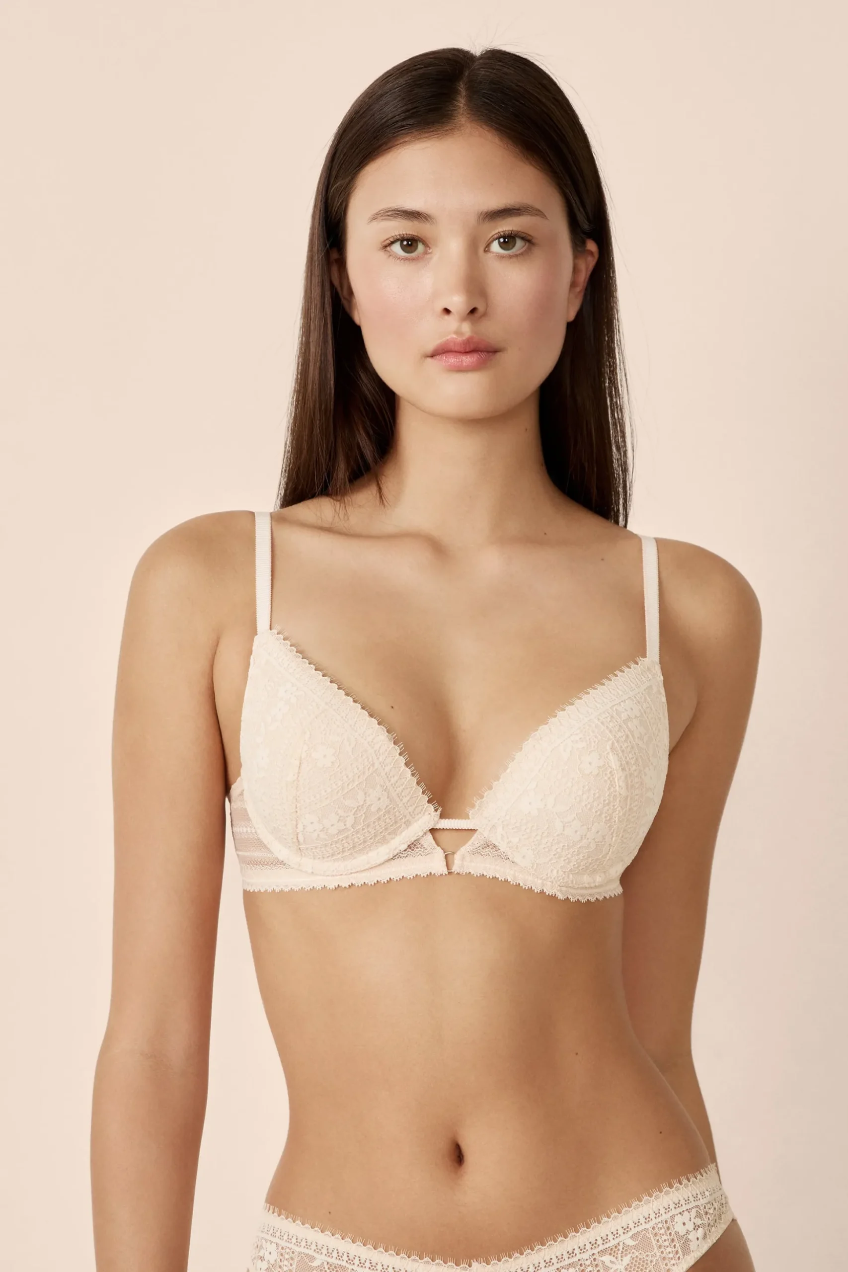 Soutien-gorge N.2 - Le push-up plongeant en dentelle