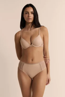 Soutien-gorge N.2 - Le push-up plongeant avec détails en dentelle