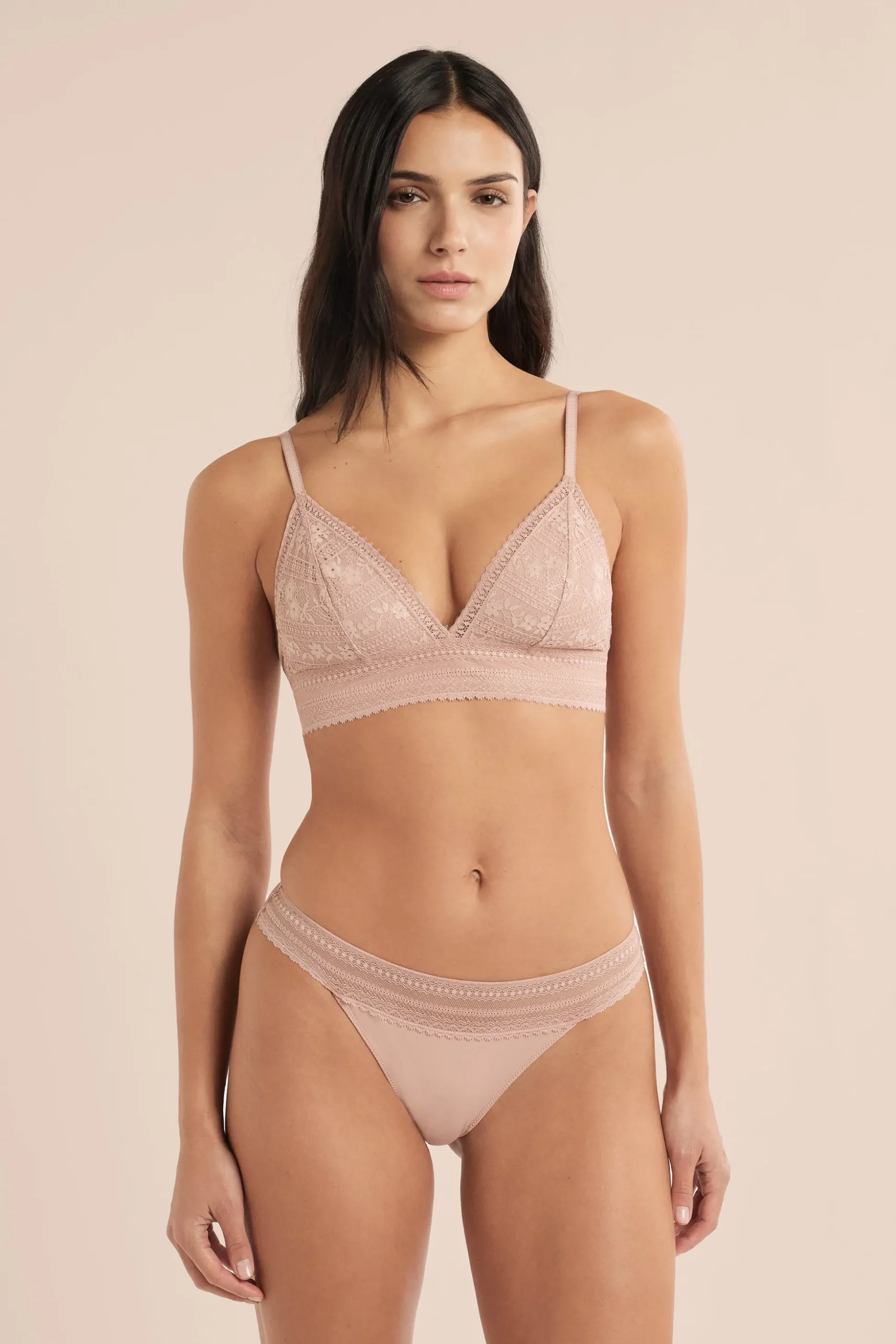 Soutien-gorge N.8 - Le triangle sans armatures en dentelle