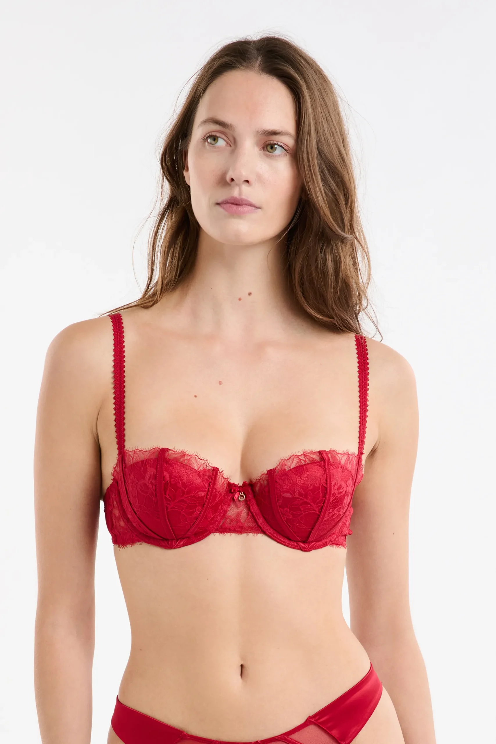 Soutien-gorge push up balconnet en satin et dentelle eyelash