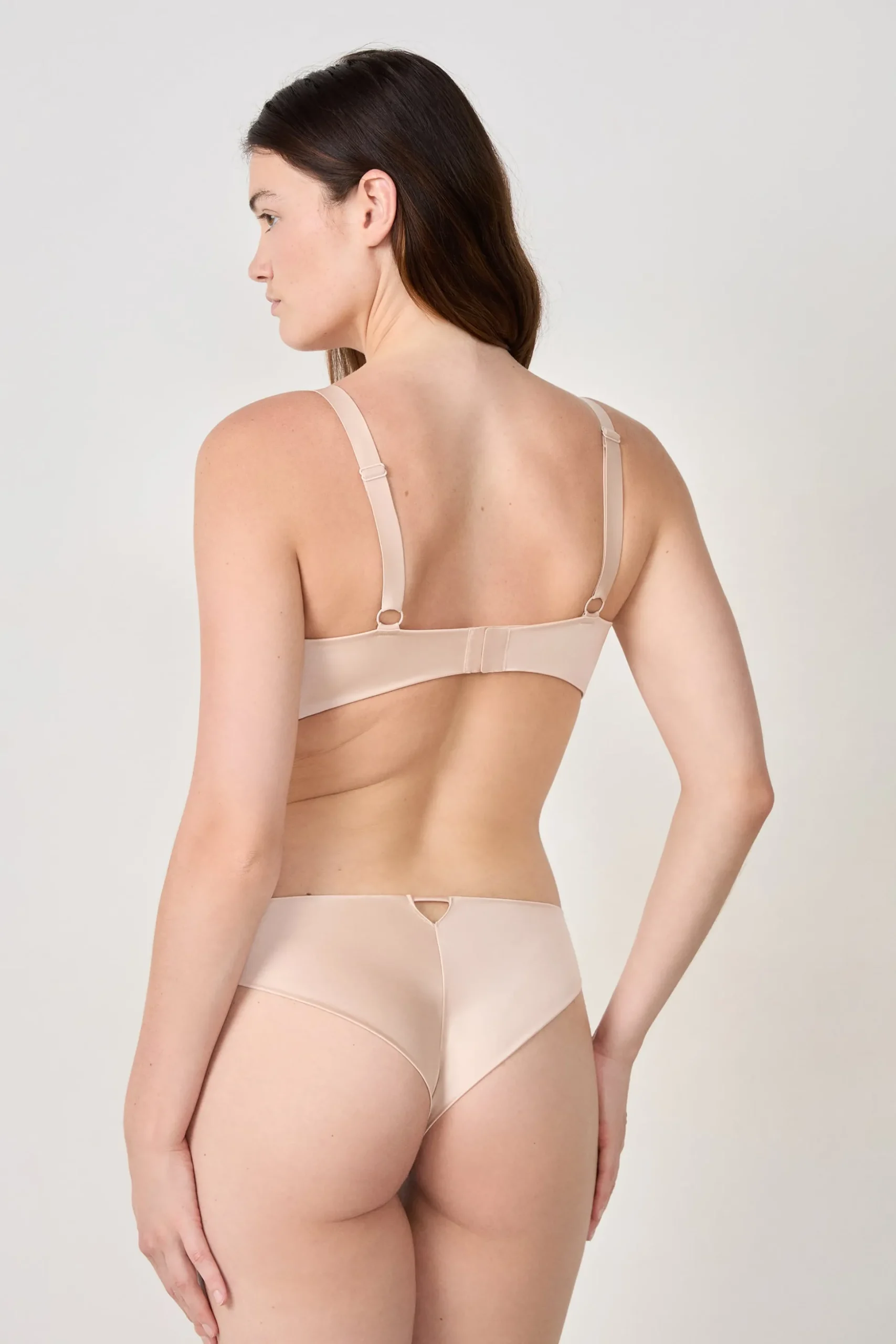 Soutien-gorge triangle sans armatures satiné