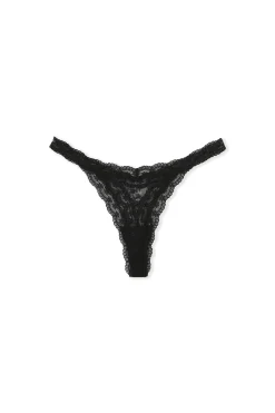 String avec dentelle