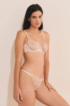 String en broderie