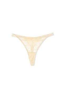String en dentelle
