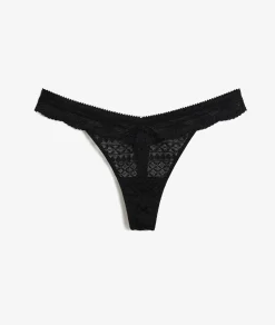 String en dentelle
