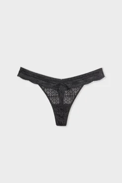String en dentelle