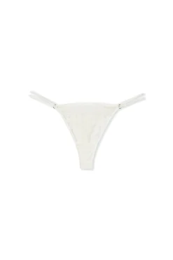 String en dentelle