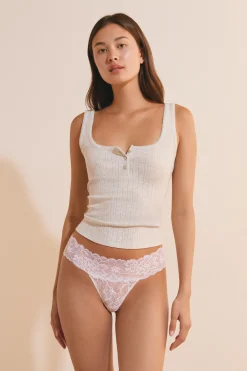 String en dentelle
