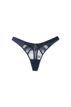 String en dentelle et satin
