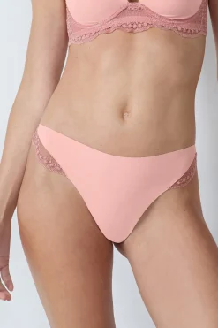 String en microfibre et dentelle