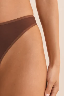 String transparent en tulle