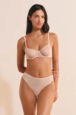 String transparent en tulle