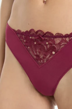 Tanga avec détails en dentelle