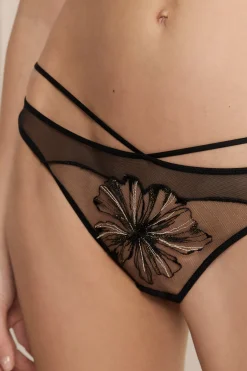 Tanga en broderie