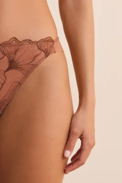 Tanga en broderie