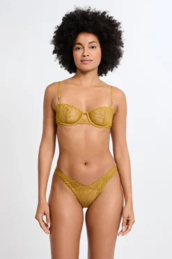 Tanga en broderie florale