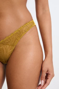 Tanga en broderie florale