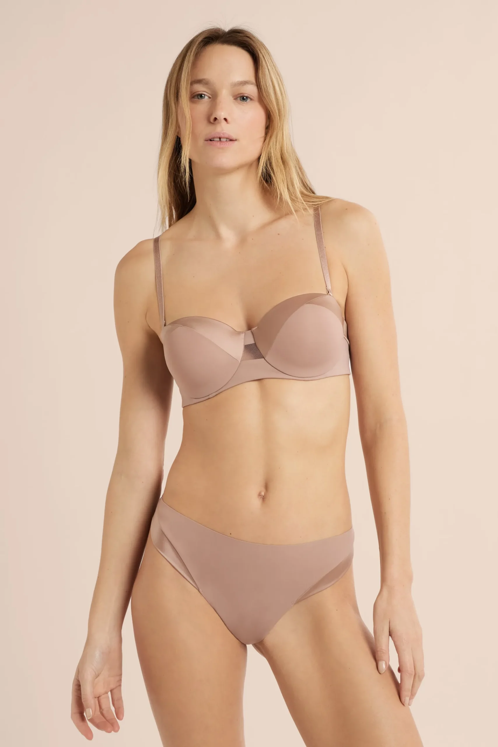 Tanga en microfibre satiné