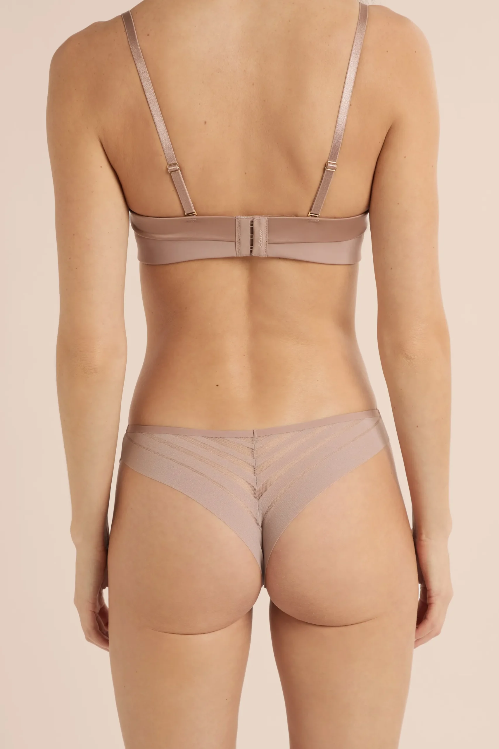 Tanga en microfibre satiné