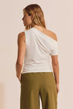 Top à encolure asymétrique drapée